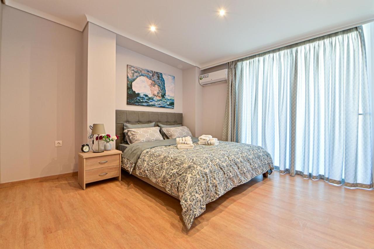Charming Apartment With A Sea View Terrace 피레아스 외부 사진