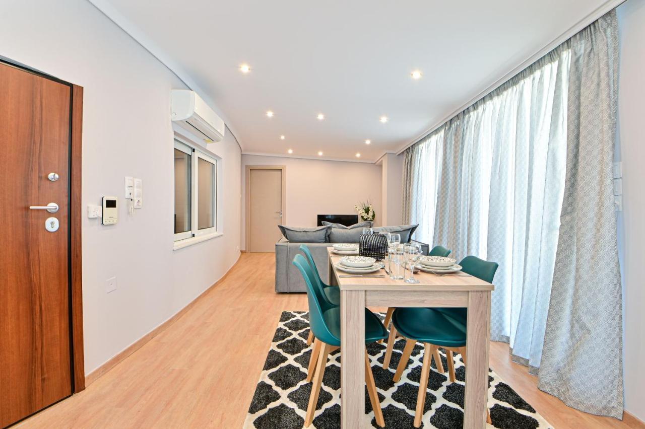 Charming Apartment With A Sea View Terrace 피레아스 외부 사진