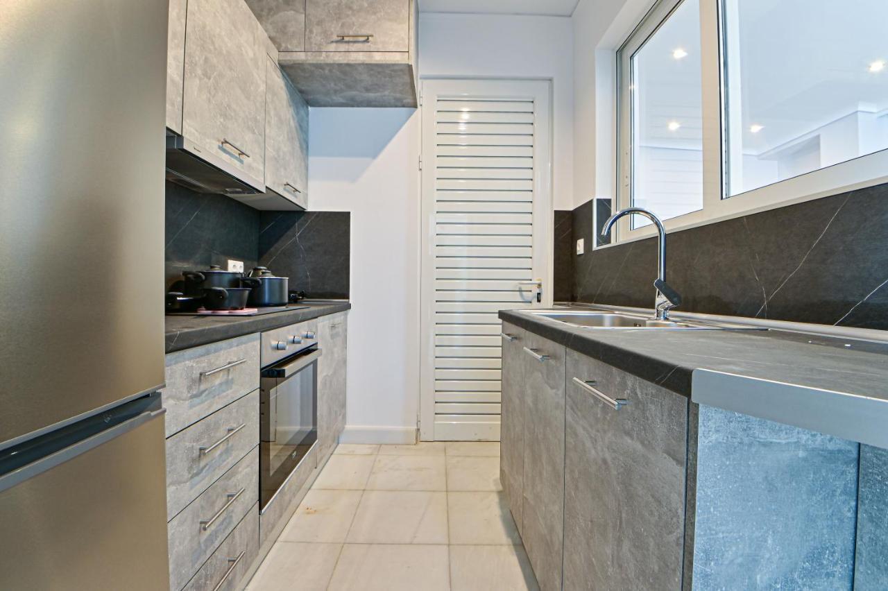 Charming Apartment With A Sea View Terrace 피레아스 외부 사진
