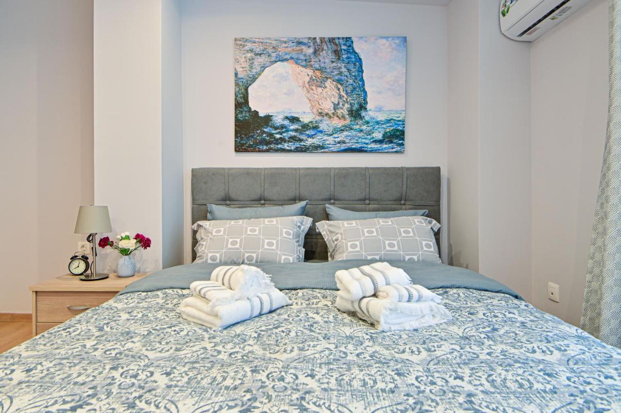 Charming Apartment With A Sea View Terrace 피레아스 외부 사진